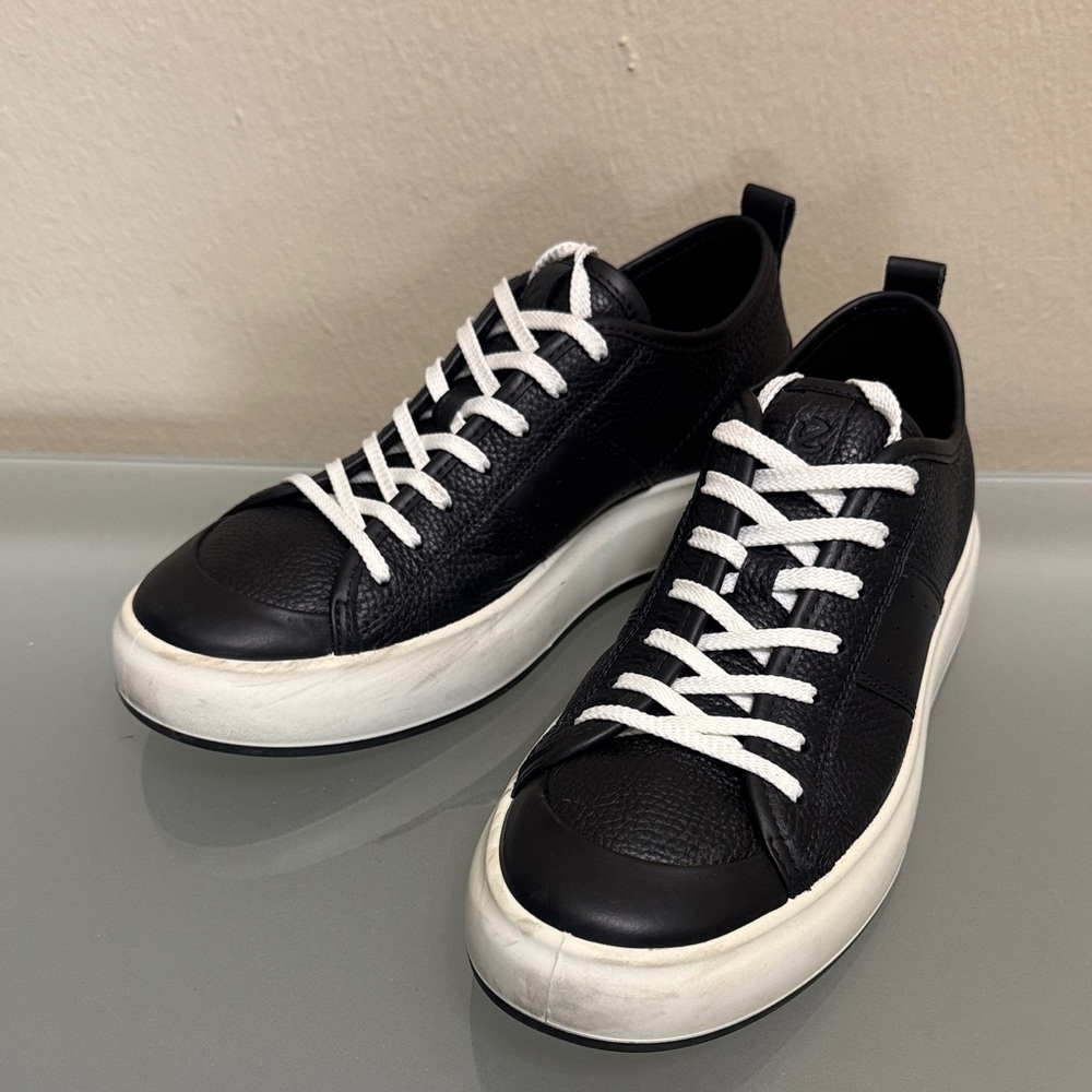 Ecco Women's Black Leather Sneakers with White Laces